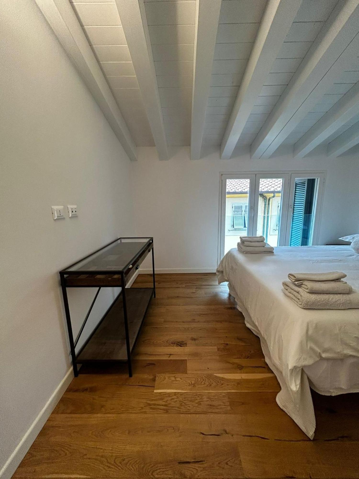 Waterfront Balcony I Grani 5 Resort Grand Suite リヴォルノ エクステリア 写真